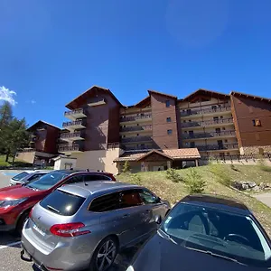 Eden Sur Les Pistes Avec Vue Panoramique Sur La Vallée La Joue du Loup